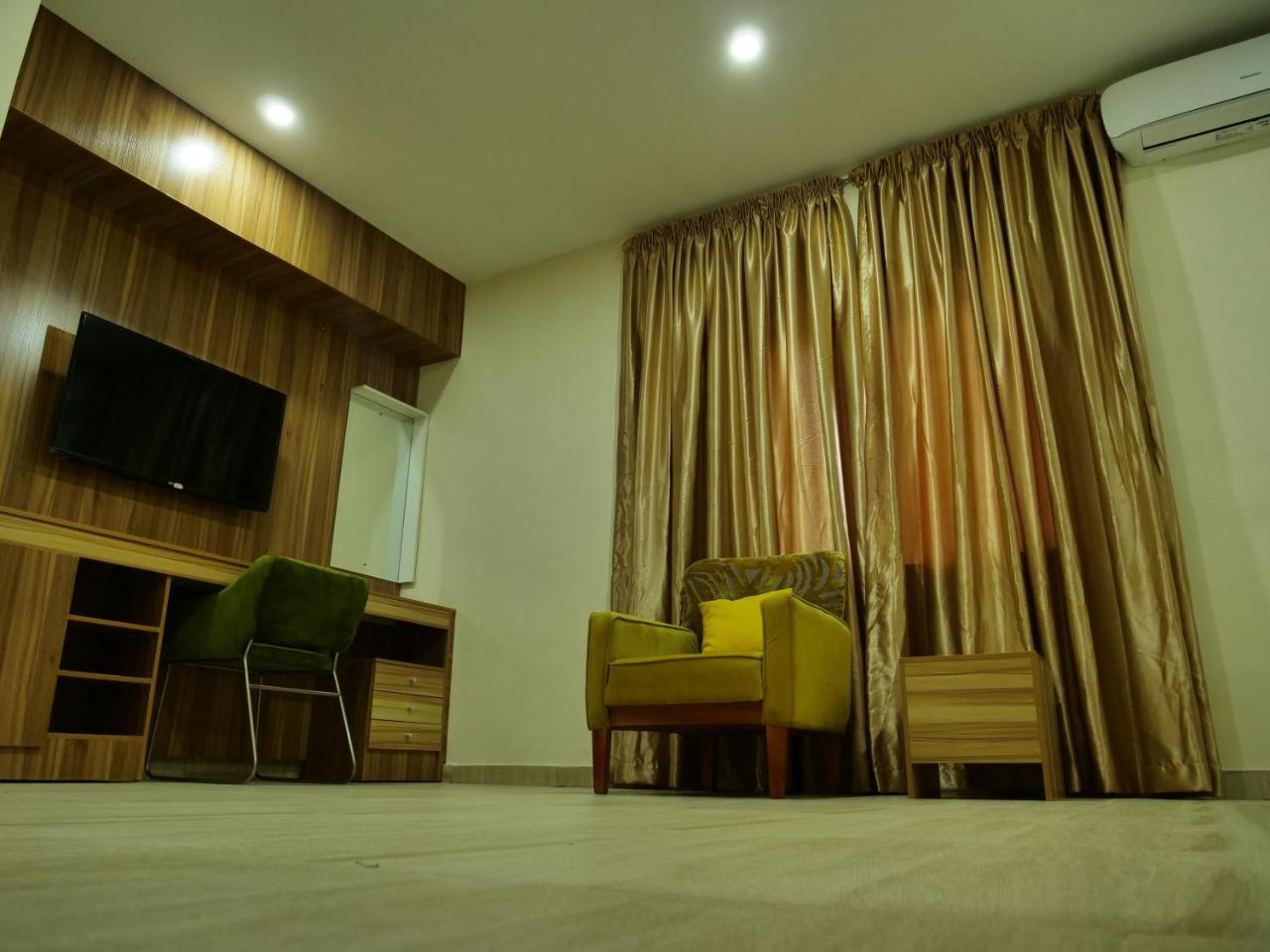 Alexia'S Place Hotel Lagos Eksteriør bilde